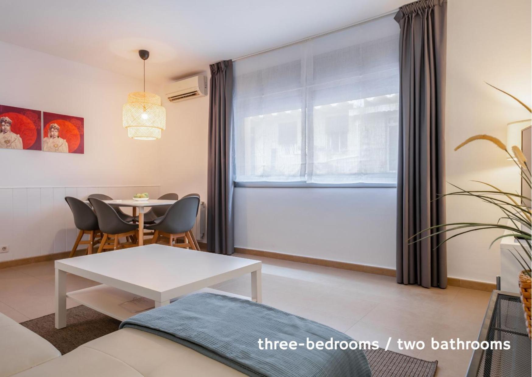 Inside Barcelona Apartments Salva — Photos 3