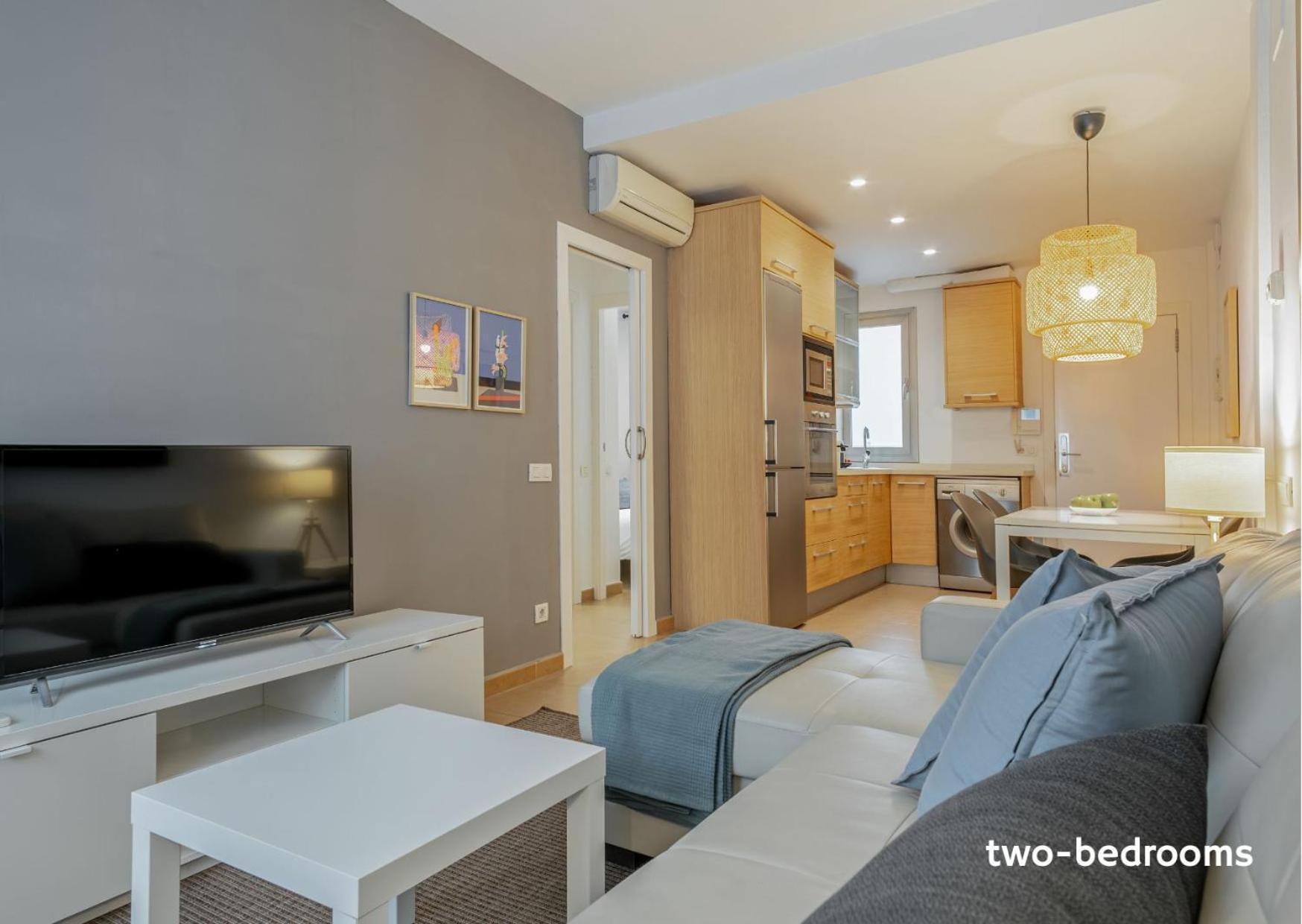 Inside Barcelona Apartments Salva — Photos 2